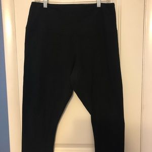 Lysse plus sized black capri legging with shaper